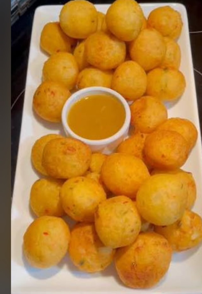 Fried snack balls with dip