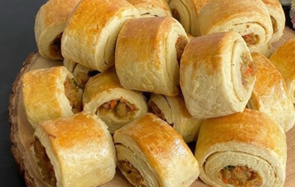 Mini baked rolls for catering